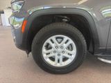 Certified 2023 Jeep Grand Cherokee Laredo image 4