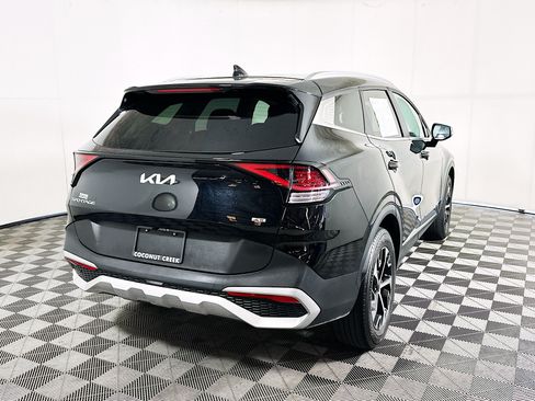 Used 2024 Kia Sportage EX AWD/4WD image 3