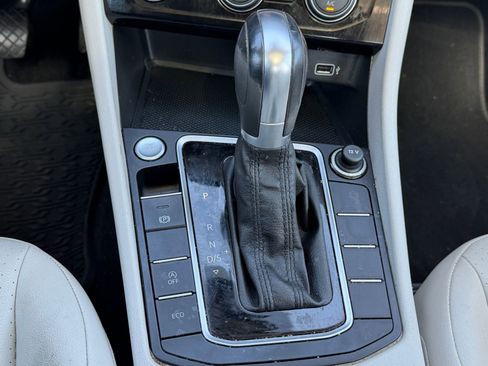 Used 2019 Volkswagen Jetta S image 18