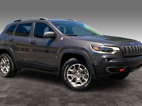 Used 2021 Jeep Cherokee Trailhawk w/ Comfort/Convenience Group AWD/4WD image 2