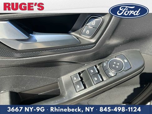 Certified 2025 Ford Escape ST-Line Select image 17