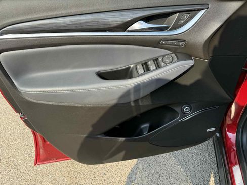 Used 2024 Buick Enclave Premium image 11