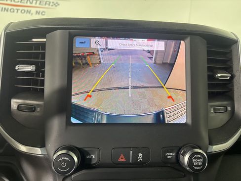 Used 2022 RAM 2500 Big Horn w/ Cold Weather Group image 17