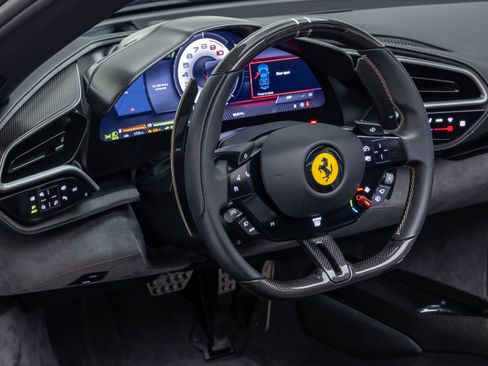 Used 2024 Ferrari 296 GTS RWD image 39