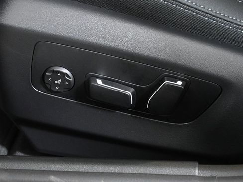 Used 2026 BMW 530i xDrive w/ Premium Package image 27