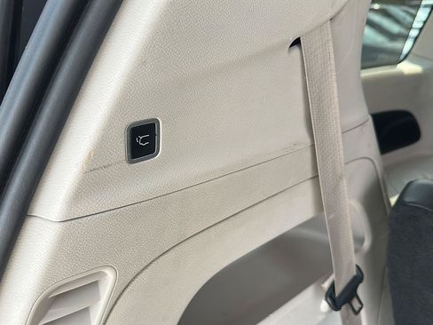 Used 2022 Chrysler Pacifica Touring-L FWD image 15