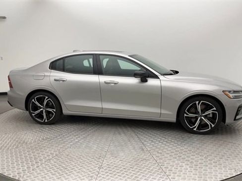 Certified 2024 Volvo S60 B5 Ultimate image 9