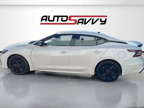 Used 2022 Nissan Maxima SR w/ Sport Mat Group FWD image 4