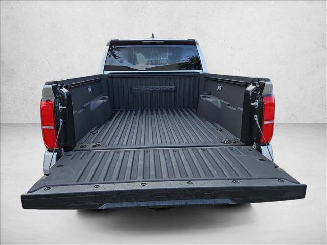 Used 2025 Toyota Tacoma SR5 AWD/4WD image 6