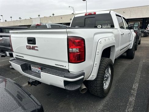 Used 2015 GMC Sierra 2500 Denali w/ Duramax Plus Package image 4