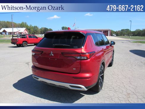 Used 2023 Mitsubishi Outlander SE AWD/4WD image 16