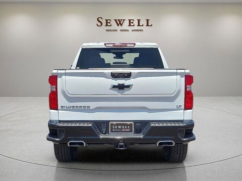 Used 2025 Chevrolet Silverado 1500 LT Trail Boss w/ Convenience Package II AWD/4WD image 4