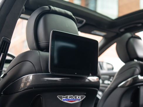 Used 2018 Mercedes-Benz S 560 4MATIC Sedan w/ Premium Package image 23