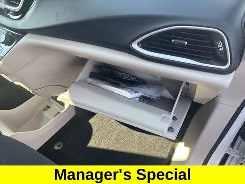Used 2023 Chrysler Voyager LX FWD image 39