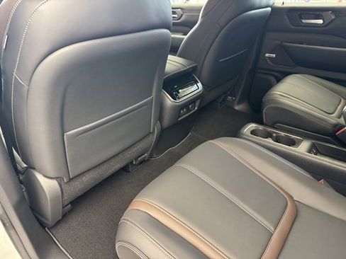 New 2026 Nissan Armada SL w/ Captain's Chari Seat Package image 20