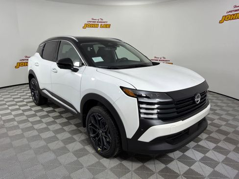 New 2026 Nissan Kicks SR w/ Interior Electronics Package FWD image 8