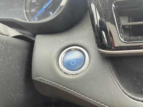 Used 2020 Toyota Highlander XLE image 22