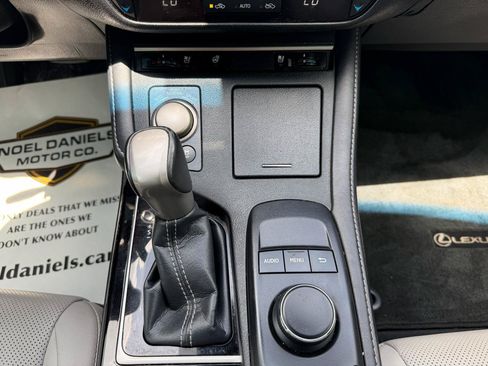 Used 2017 Lexus ES 350 w/ Premium Package FWD image 26