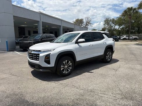 New 2026 Chevrolet Equinox LT FWD image 2