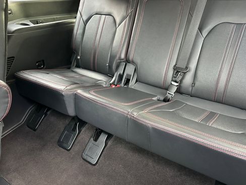 Used 2023 Ford Expedition Limited image 18