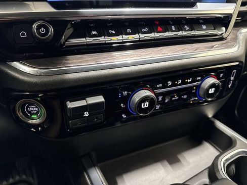 Used 2023 Chevrolet Silverado 1500 LTZ AWD/4WD image 20