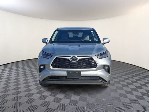 Certified 2023 Toyota Highlander LE image 3