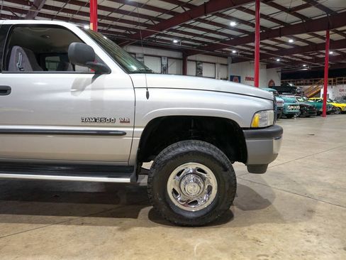 Used 1998 Dodge Ram 2500 Truck 4x4 Quad Cab image 11