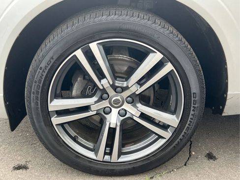 Used 2019 Volvo XC60 T5 Momentum w/ Multimedia Package AWD/4WD image 24