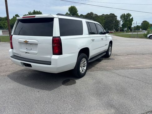Used 2019 Chevrolet Suburban LT RWD image 7