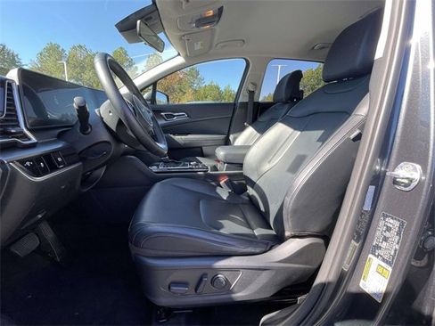 Used 2023 Kia Sportage EX image 11