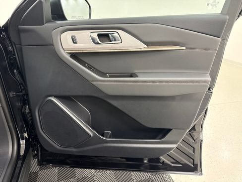 New 2026 Ford Explorer Active RWD image 31