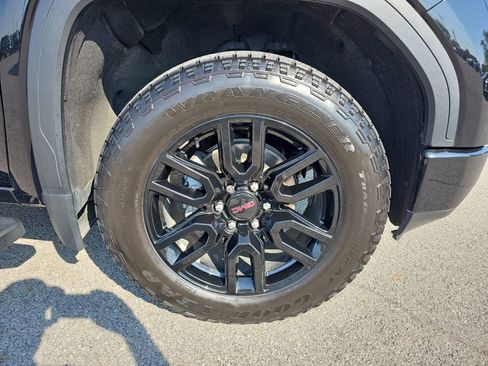 Used 2021 GMC Sierra 1500 Elevation w/ LPO, Elevation Black Package AWD/4WD image 9