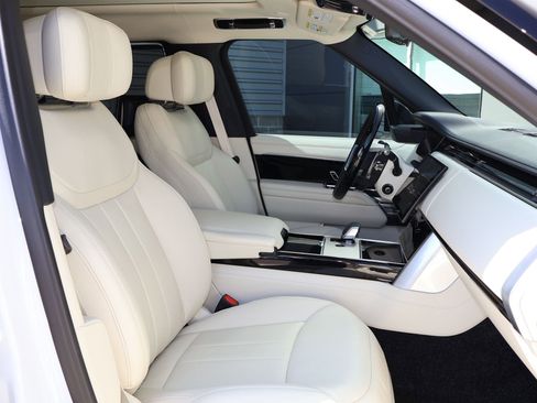 Certified 2025 Land Rover Range Rover Autobiography AWD/4WD image 30