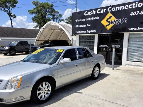 Used 2008 Cadillac DTS FWD image 2