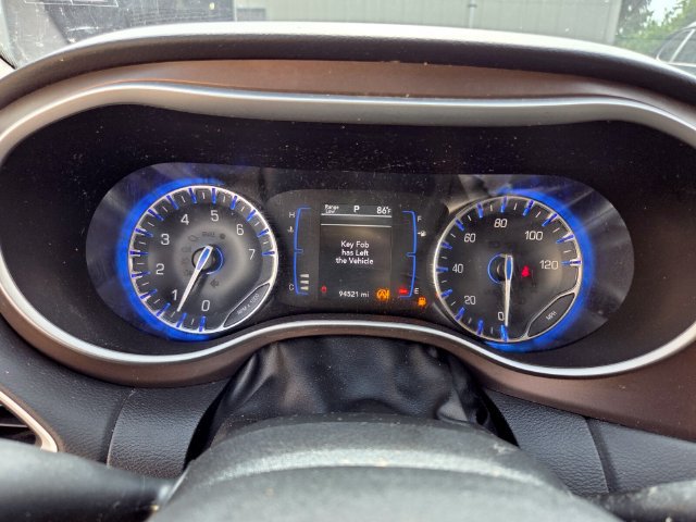 Used 2020 Chrysler Voyager LX FWD image 23