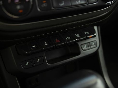 Used 2020 GMC Canyon SLT w/ Driver Alert Package AWD/4WD image 10