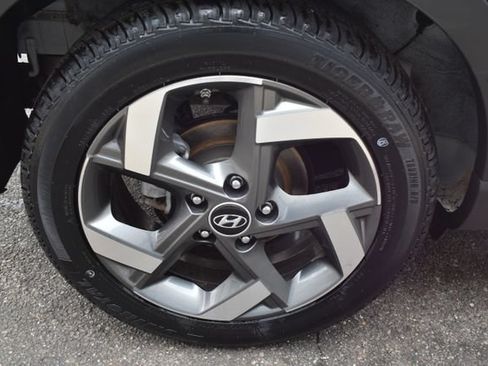 Used 2025 Hyundai Venue Limited FWD image 37