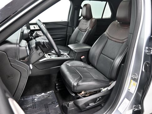 Used 2020 Ford Explorer Platinum AWD/4WD image 6