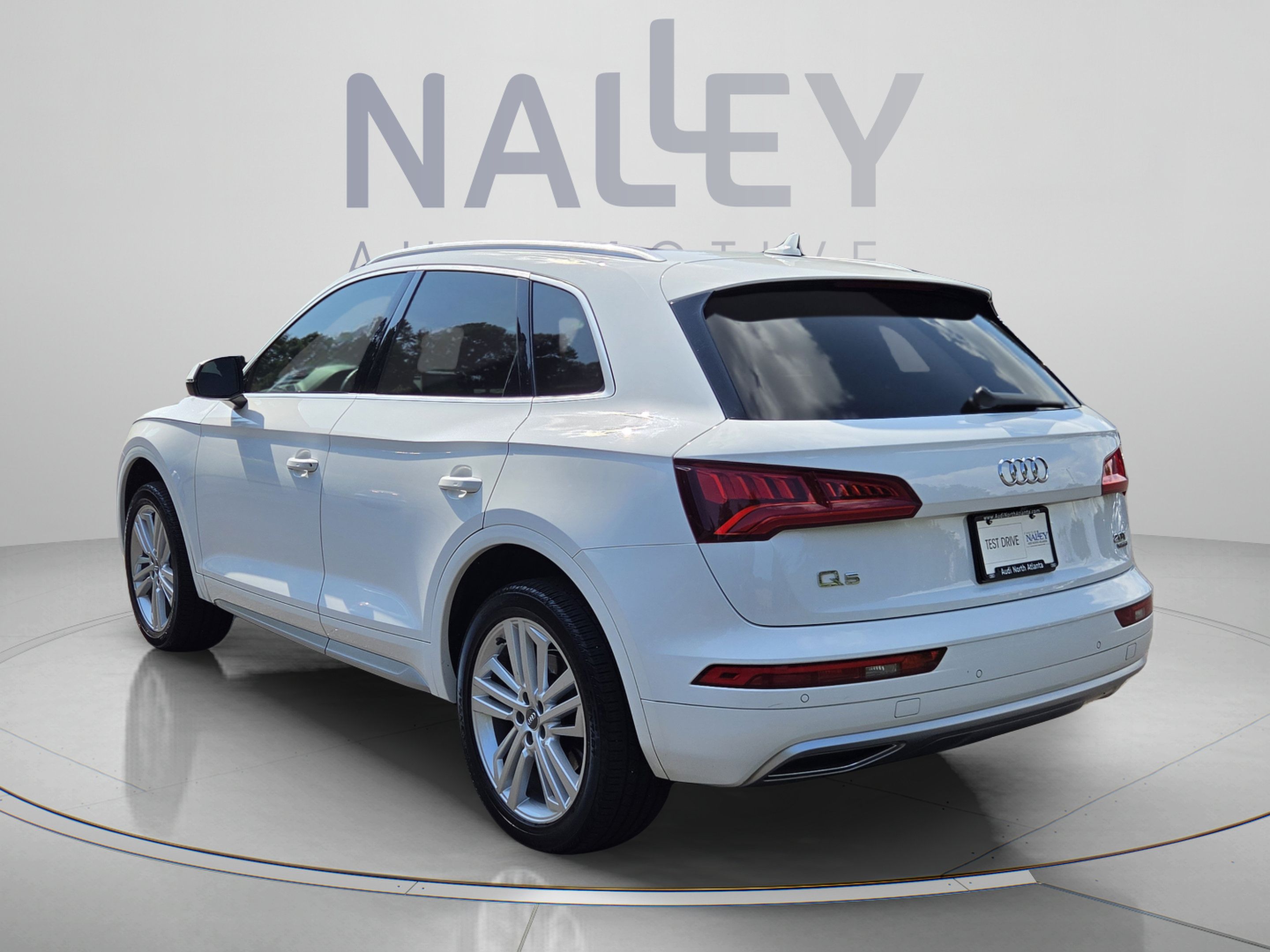 Used 2018 Audi Q5 2.0T Premium Plus w/ Premium Plus Package AWD/4WD image 3