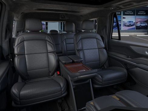 New 2025 Lincoln Navigator Black Label image 11