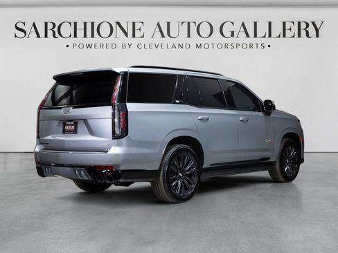Used 2024 Cadillac Escalade V w/ LPO, ONYX Package AWD/4WD image 11
