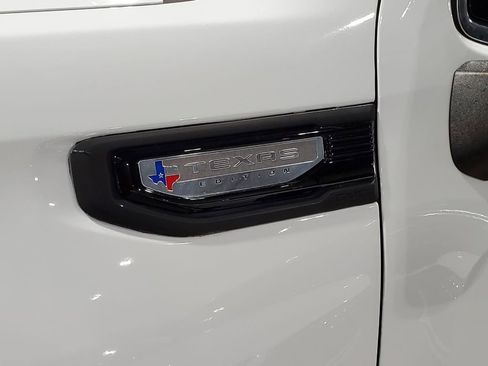 Used 2022 GMC Sierra 1500 SLT image 40