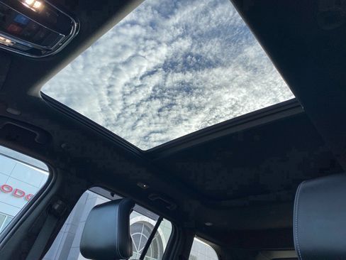 Used 2024 Jeep Grand Cherokee Overland w/ Adv Protech Group III image 14