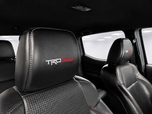 Used 2018 Toyota Tacoma TRD Pro AWD/4WD image 23