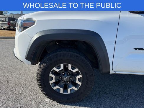 Used 2016 Toyota Tacoma TRD Off-Road w/ Premium & Technology Package image 23