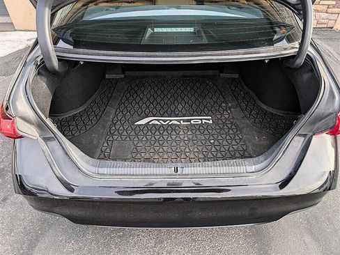 Used 2019 Toyota Avalon Limited FWD image 33