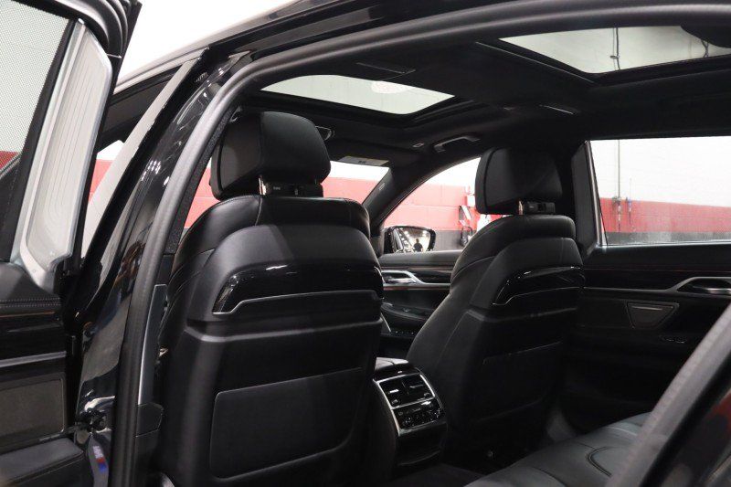 Used 2020 BMW 750i xDrive w/ Executive Package AWD/4WD image 42