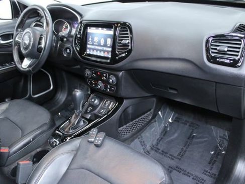 Used 2018 Jeep Compass Limited w/ Navigation Group image 25