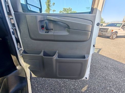 Used 2014 Chevrolet Express 3500 LT w/ LT Preferred Equipment Group RWD image 21