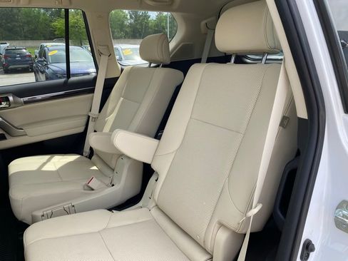 Used 2023 Lexus GX 460 Premium image 23